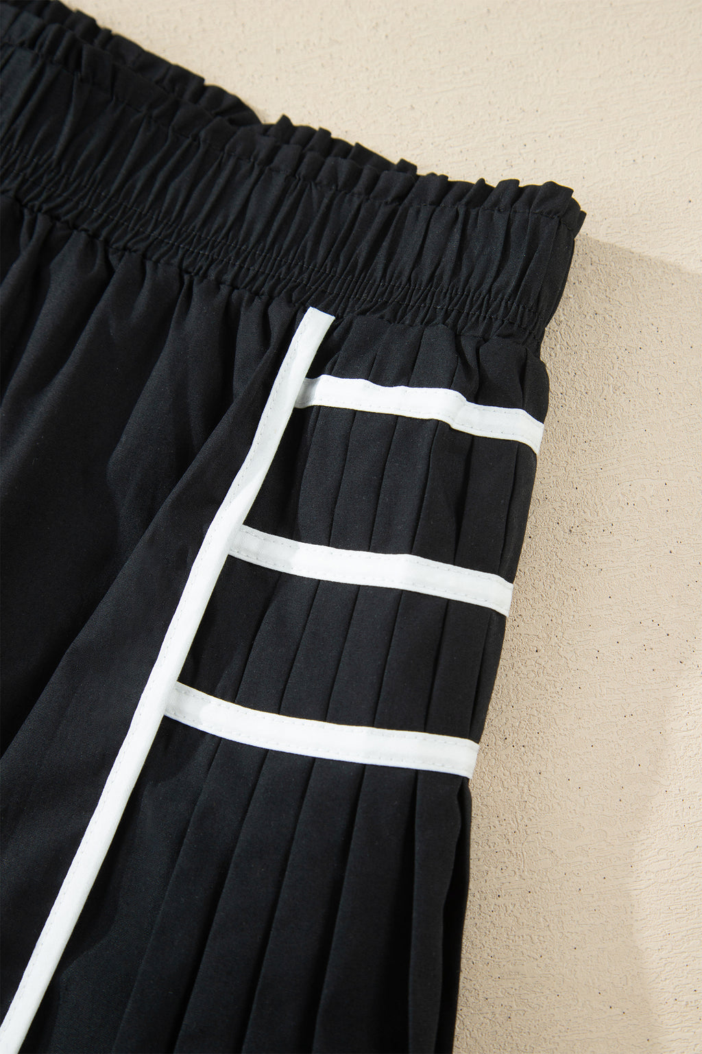 Bonbon Contrast Trim Pleated Casual Active Shorts