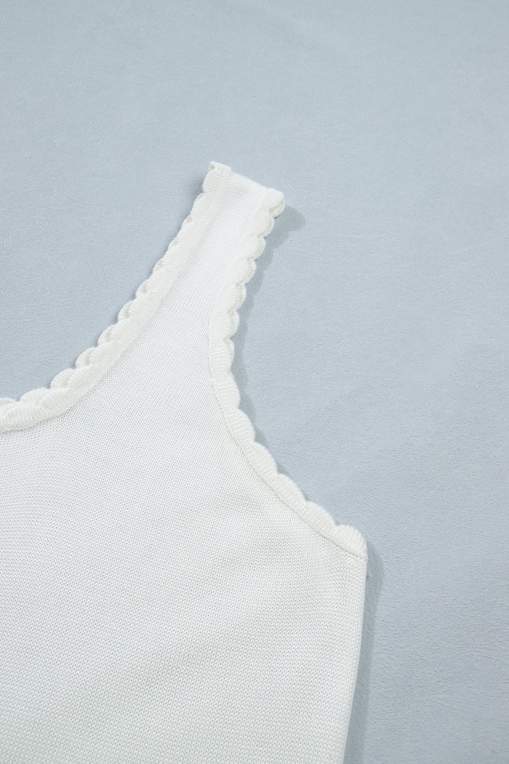 White Plus Size Floral Print Scalloped Trim Square Neck Tank