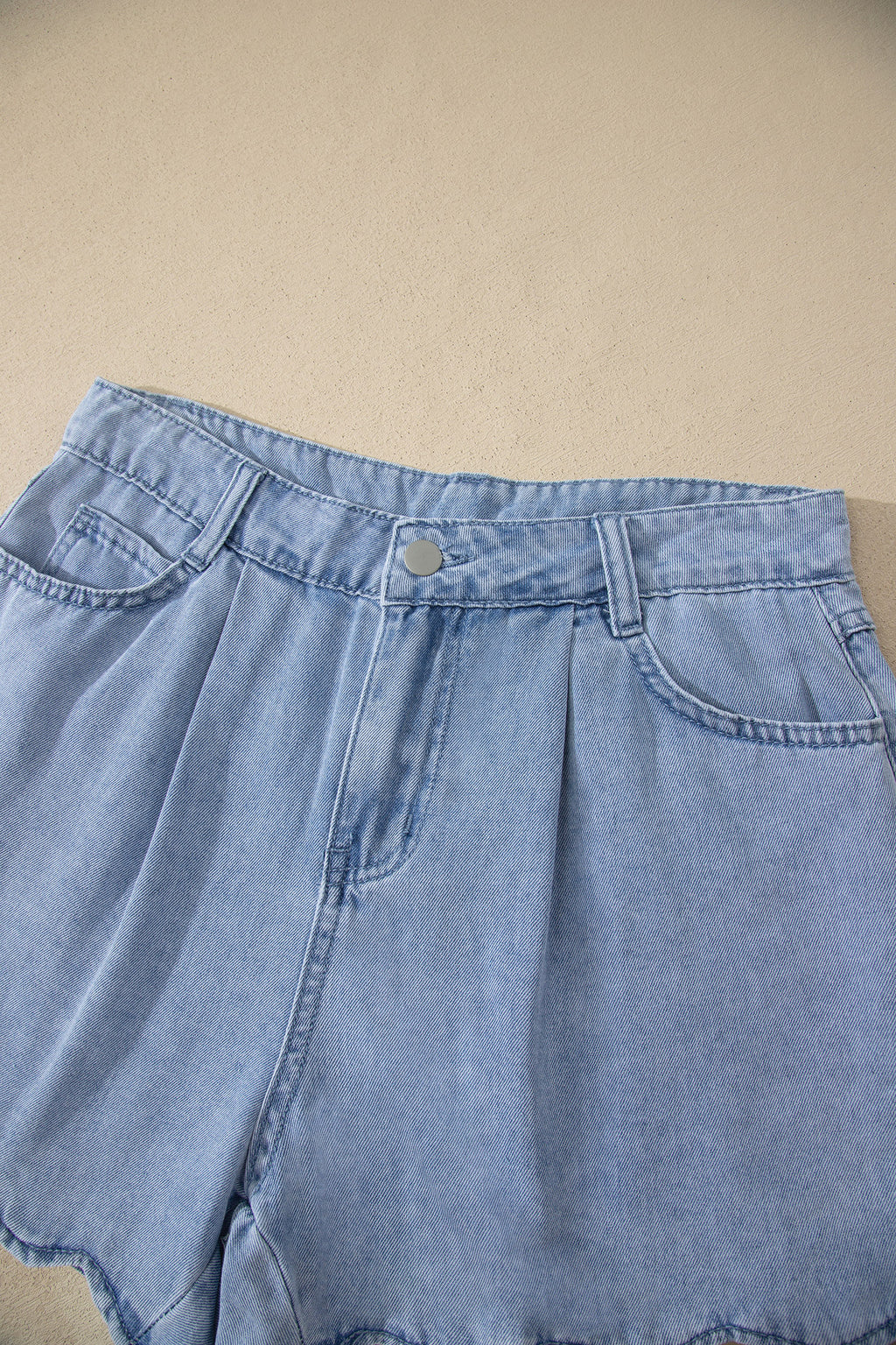 Solid Color Scalloped Trim Casual Denim Shorts
