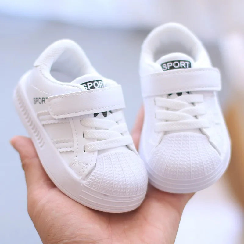 2026 autumn and winter new baby casual sports shoes for boys and girls outdoor breathable non slip comfortable walking shoes