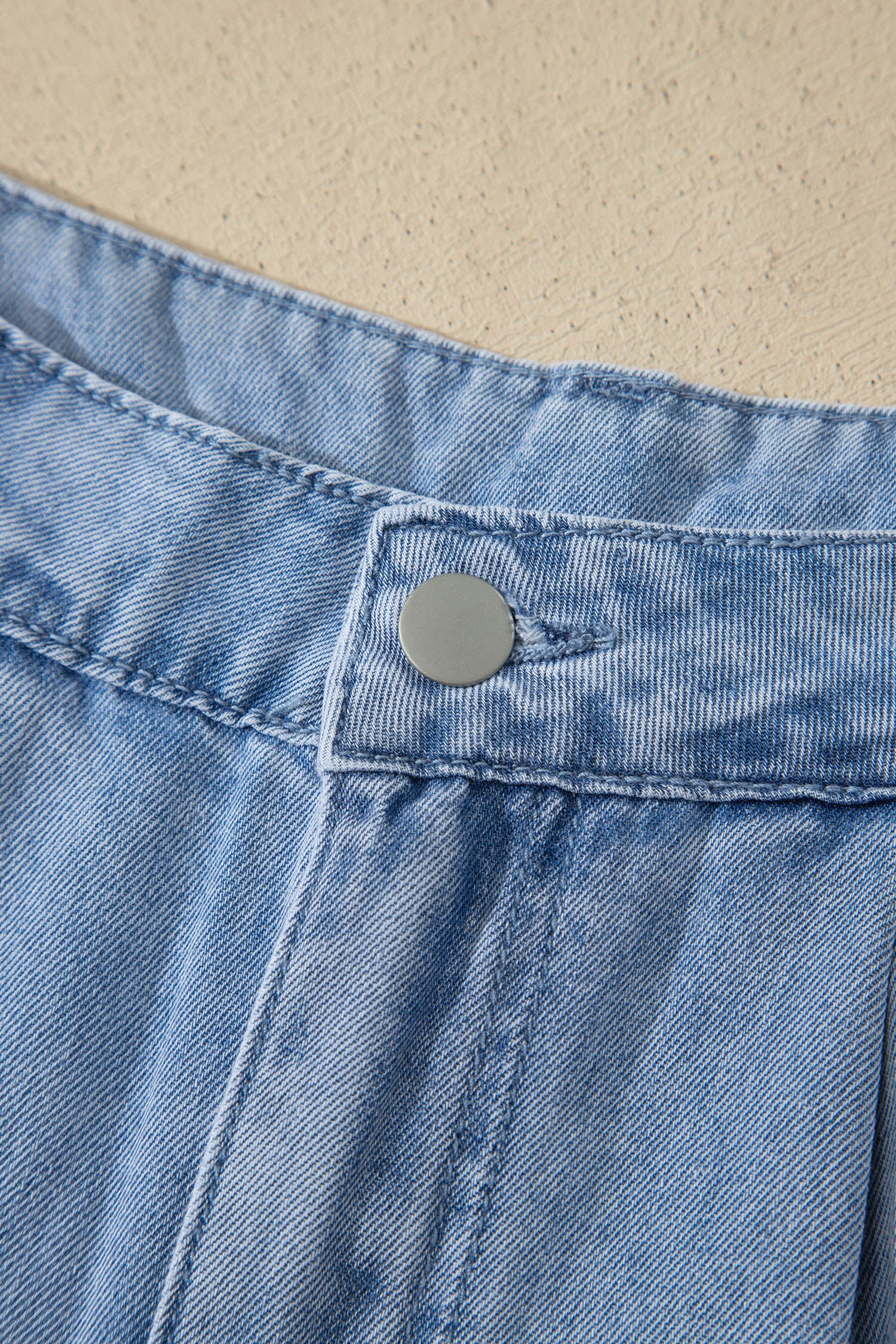 Solid Color Scalloped Trim Casual Denim Shorts