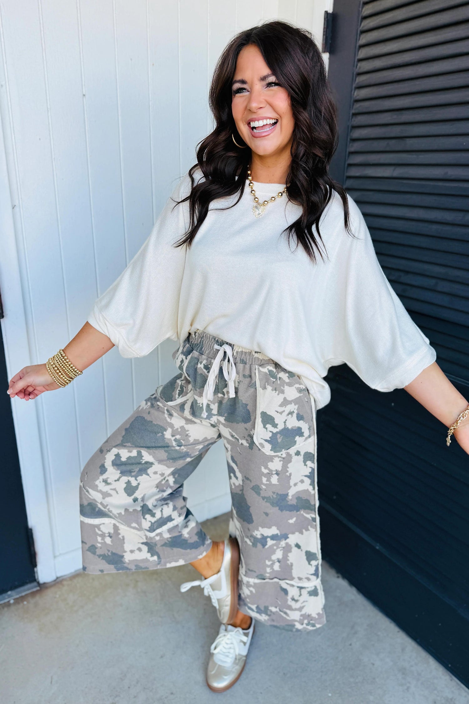 Brown Camouflage Print Contrast Lace-up Raw Edge Pocketed Loose Pants